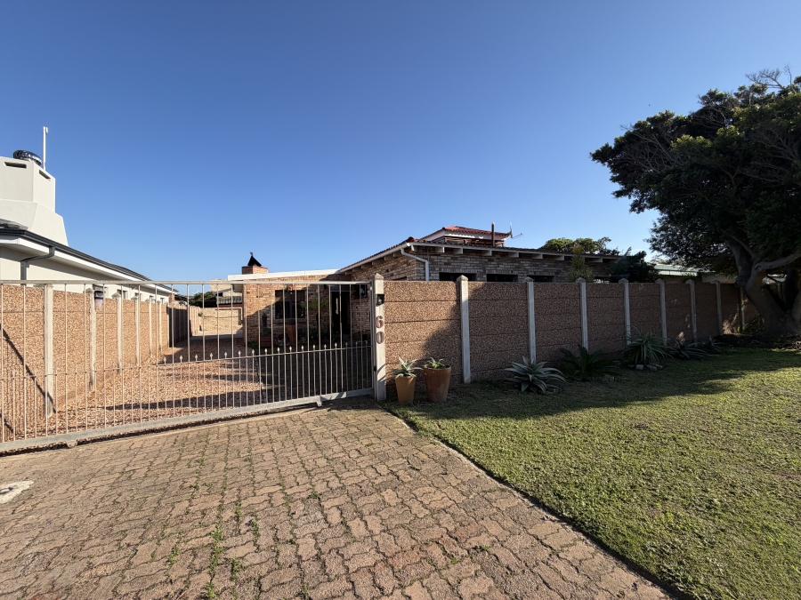 4 Bedroom Property for Sale in Kabeljauws Eastern Cape
